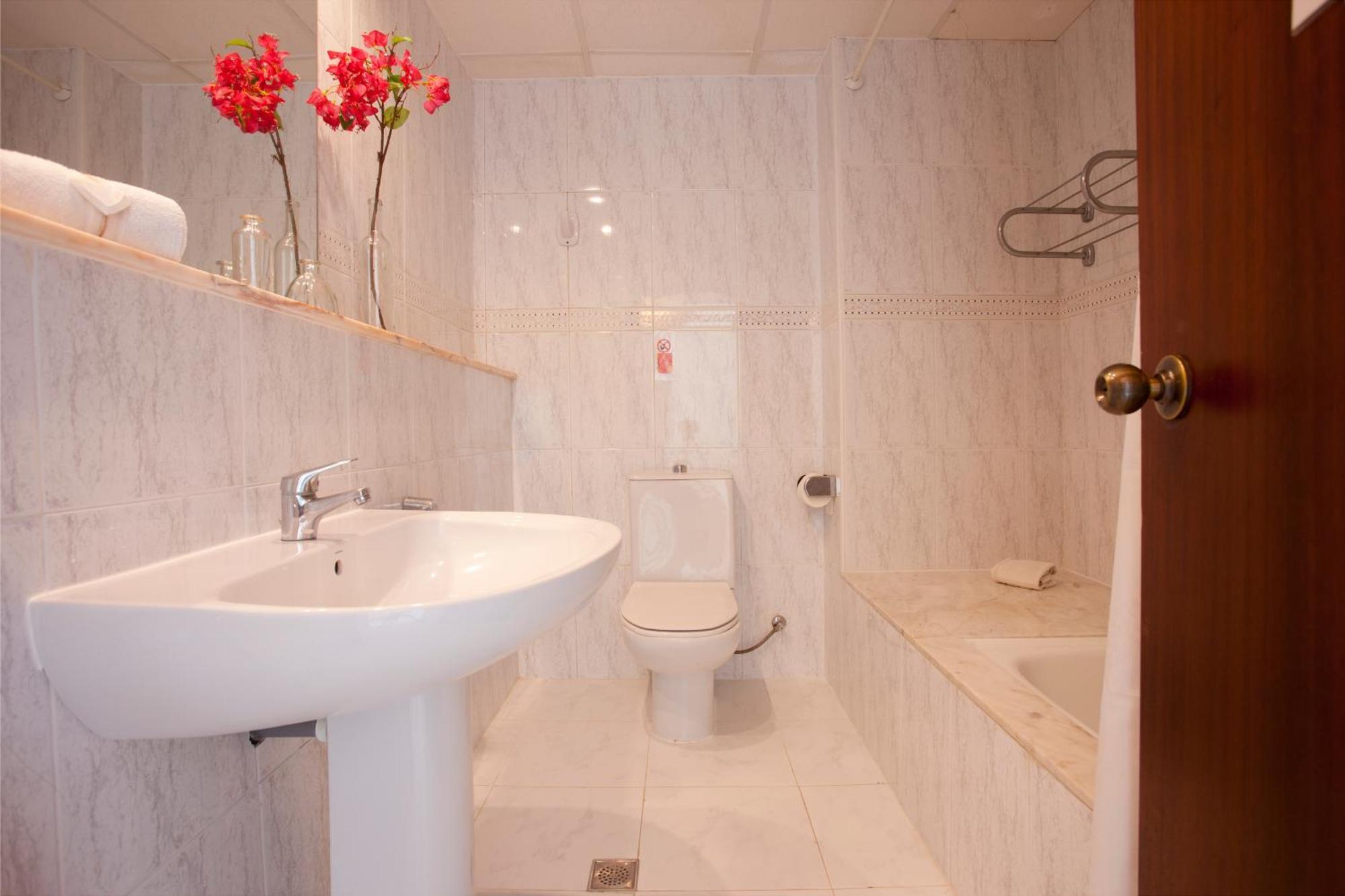 Apartamentos Sol Romantica By Dot Suites Кала-Романтіка Екстер'єр фото